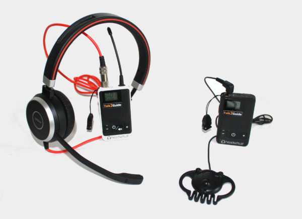 Sender-und-Empfaenger-Talk2Guide-headsets_at